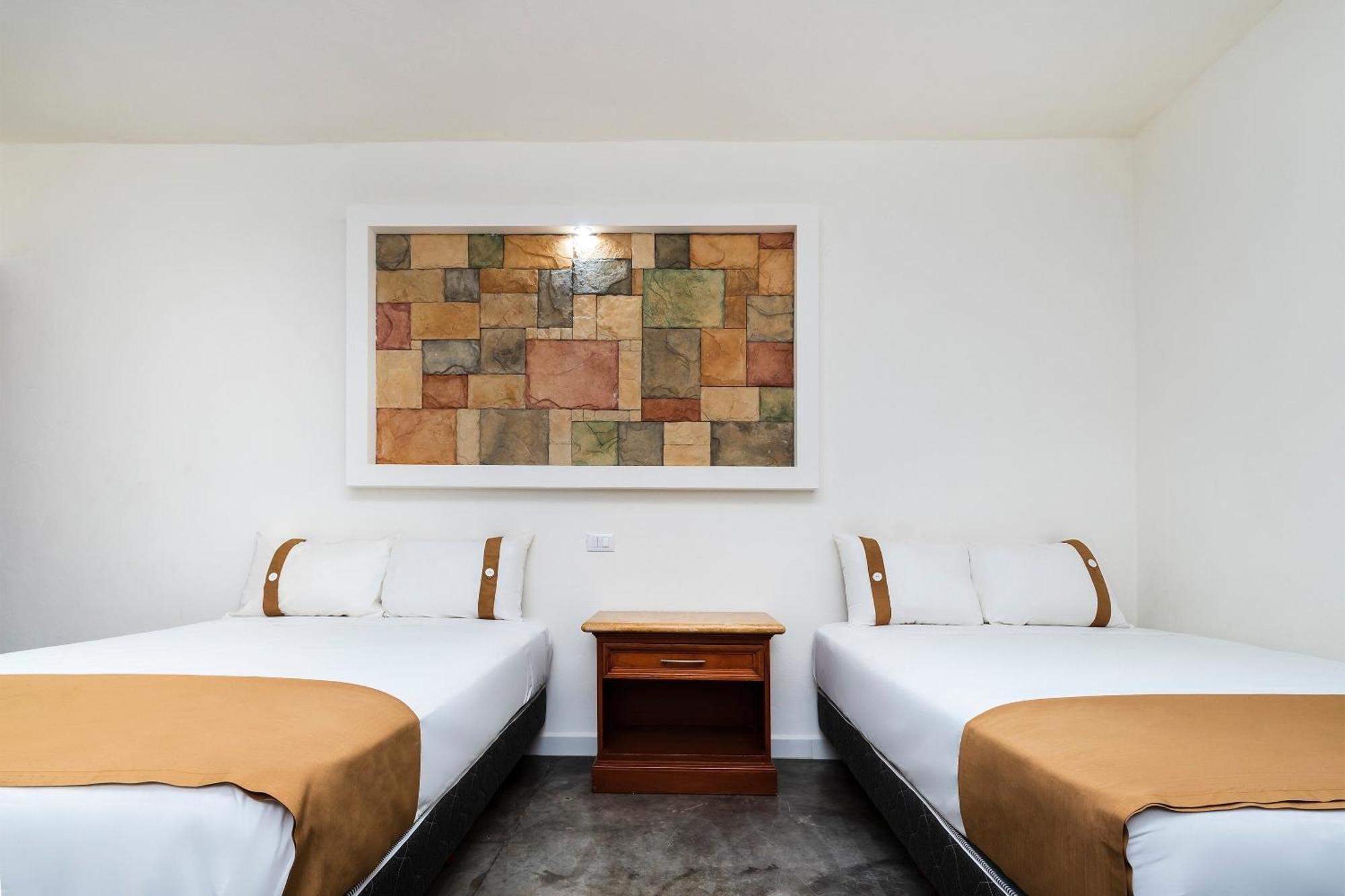 Capital O Hotel Joyma Suites, San Luis San Luis Potosí Екстериор снимка