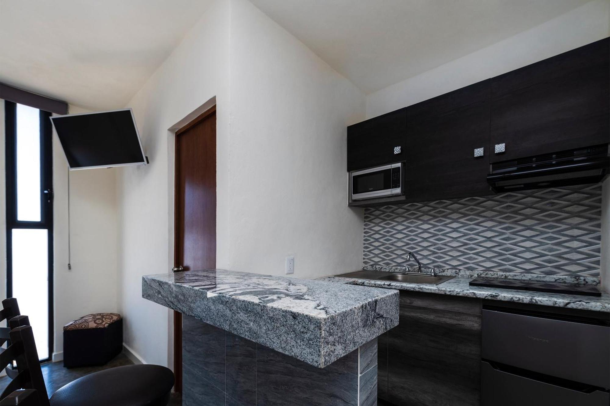 Capital O Hotel Joyma Suites, San Luis San Luis Potosí Екстериор снимка